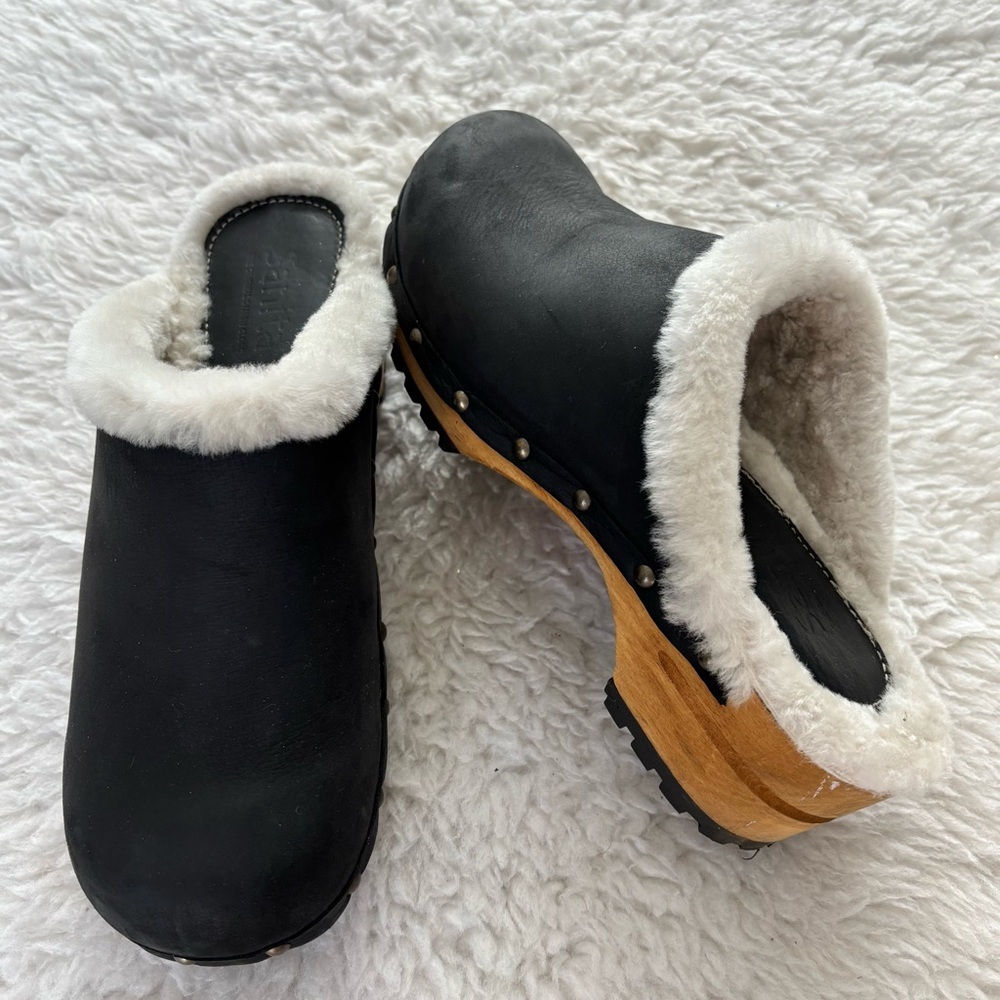 Senita Black Suede Leather and White Shearling Clogs size 37 US 6.5